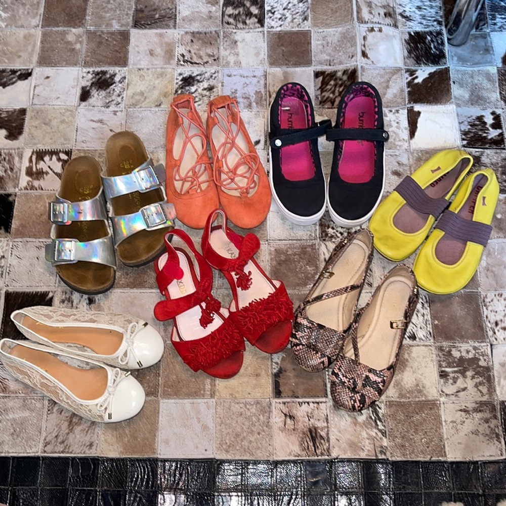 7 pairs girls shoes good and fair condition size 30 to 33 please ask questions